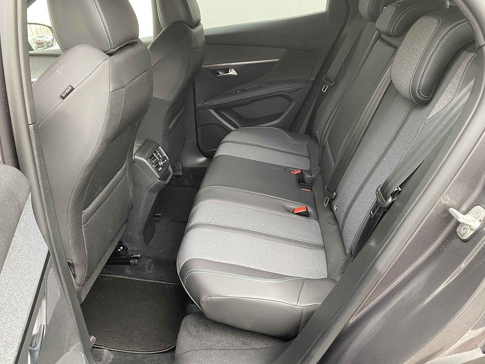 Peugeot 3008 1.2 PT Allure