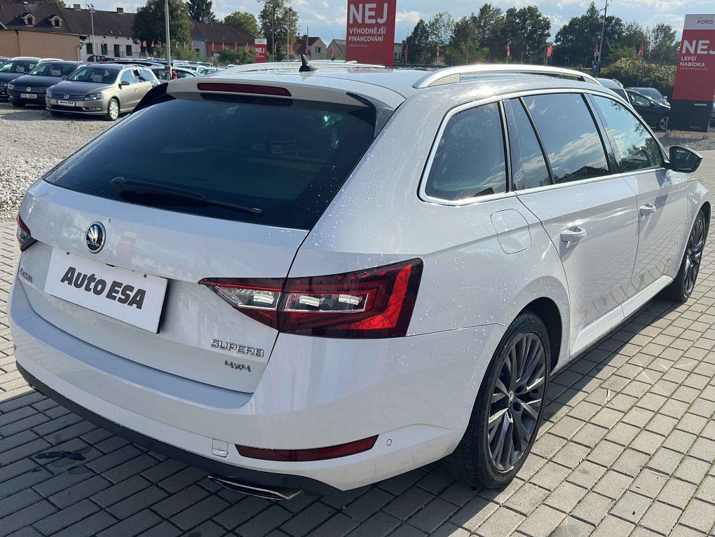 Škoda Superb III 2.0TSi  4x4