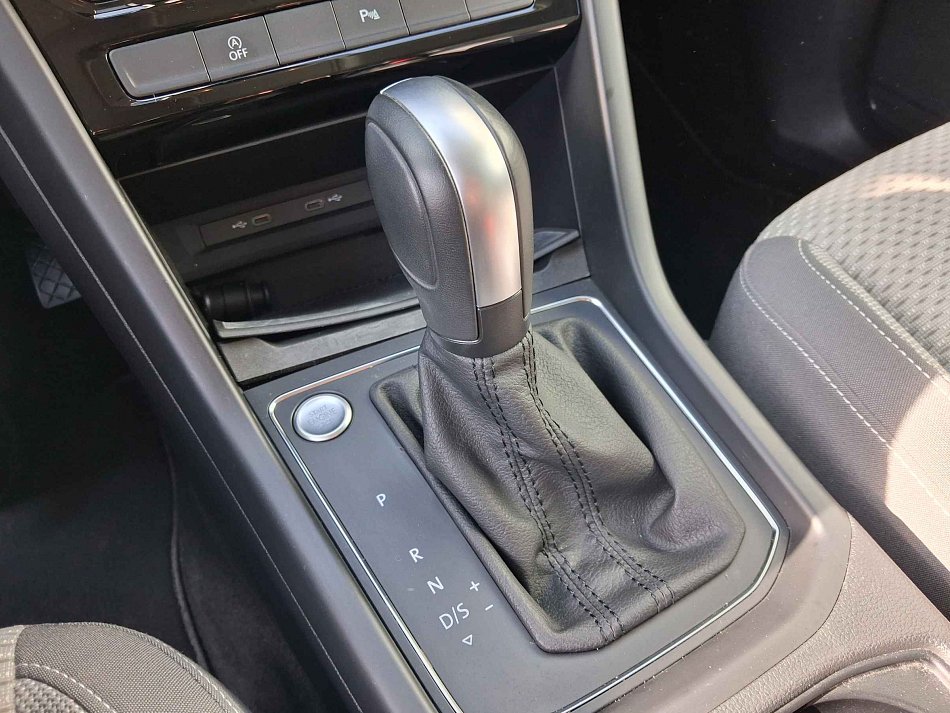 Volkswagen Touran 2.0 TDi 