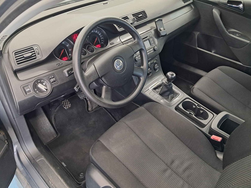 Volkswagen Passat 1.6 I 