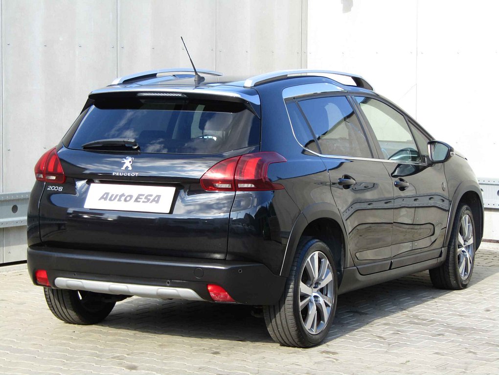Peugeot 2008 1.2PT Crossway