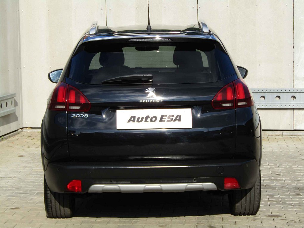 Peugeot 2008 1.2PT Crossway