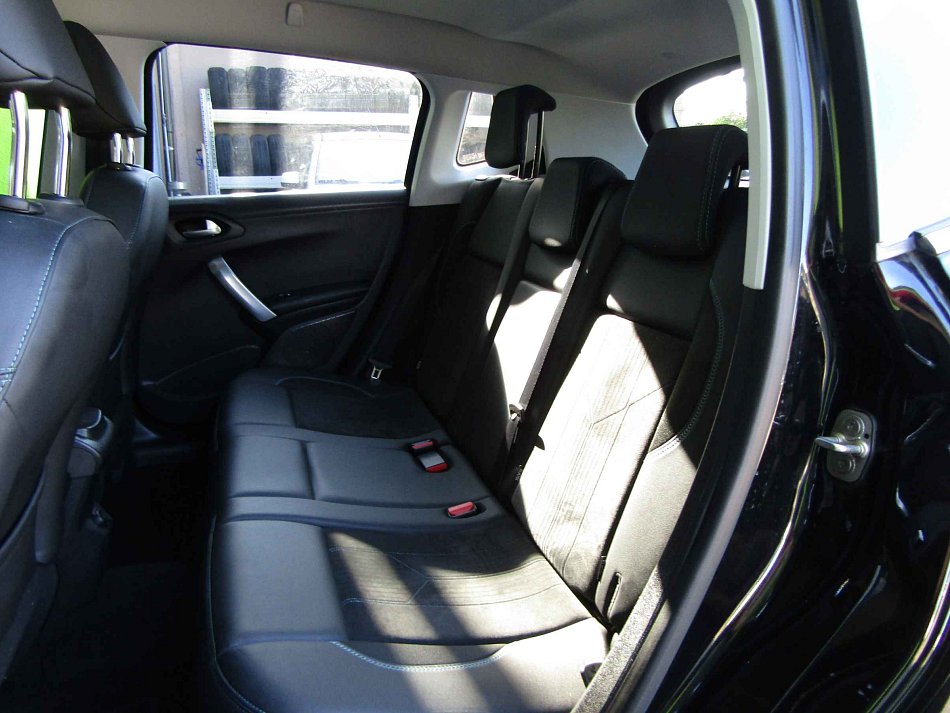 Peugeot 2008 1.2PT Crossway
