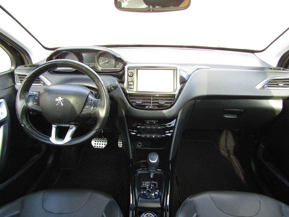 Peugeot 2008 1.2PT Crossway