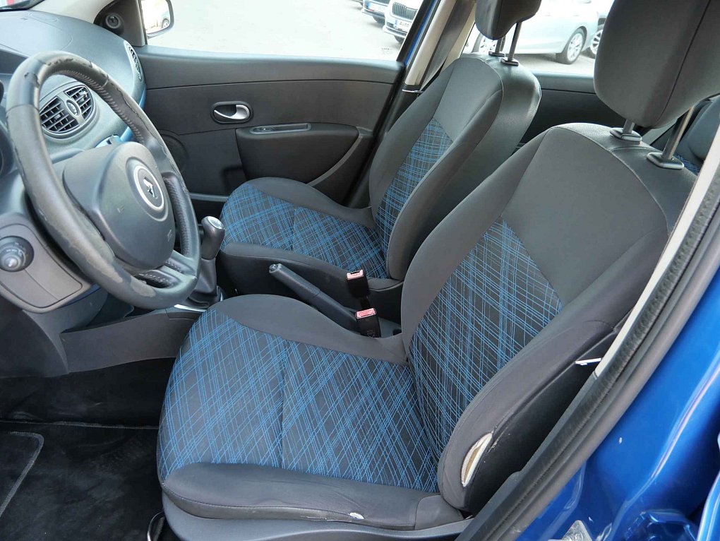 Renault Clio 1.2i 