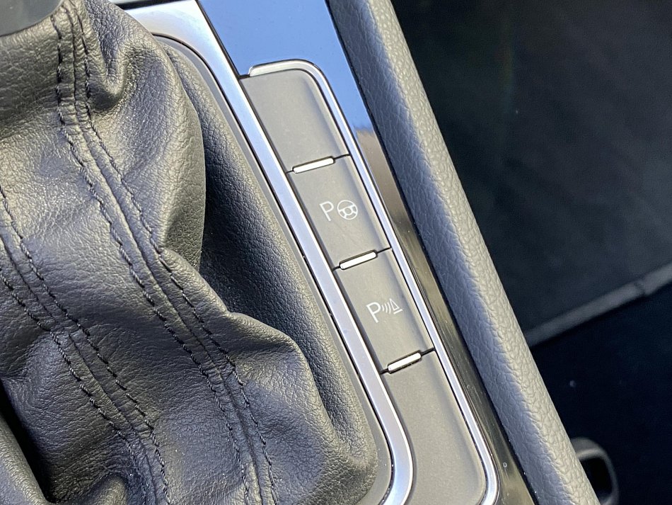 Volkswagen Golf 2.0 TDi Highline