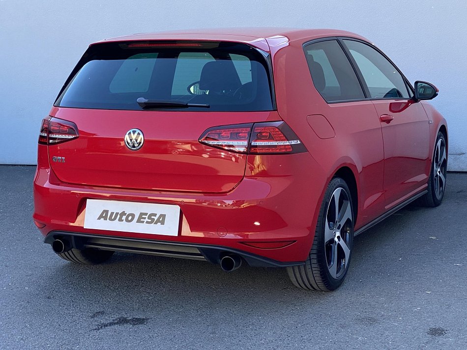 Volkswagen Golf 2.0 TSi GTi