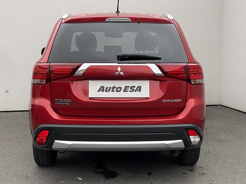 Mitsubishi Outlander 2.0 MiVEC  2WD