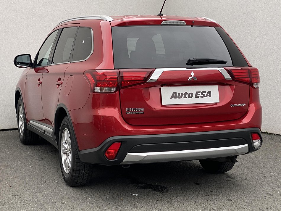 Mitsubishi Outlander 2.0 MiVEC  2WD