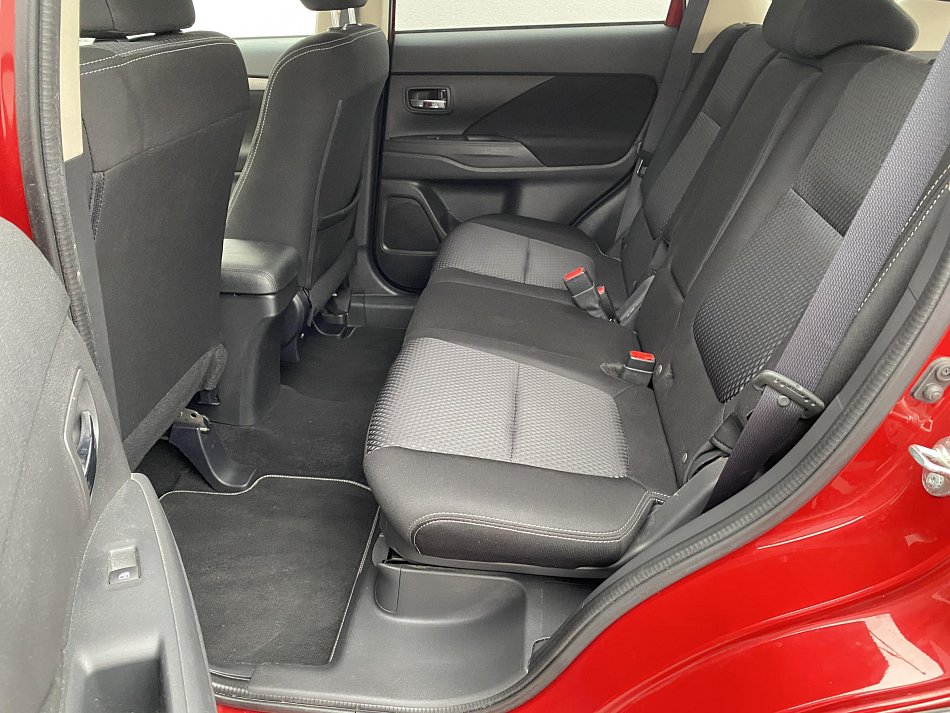 Mitsubishi Outlander 2.0 MiVEC  2WD