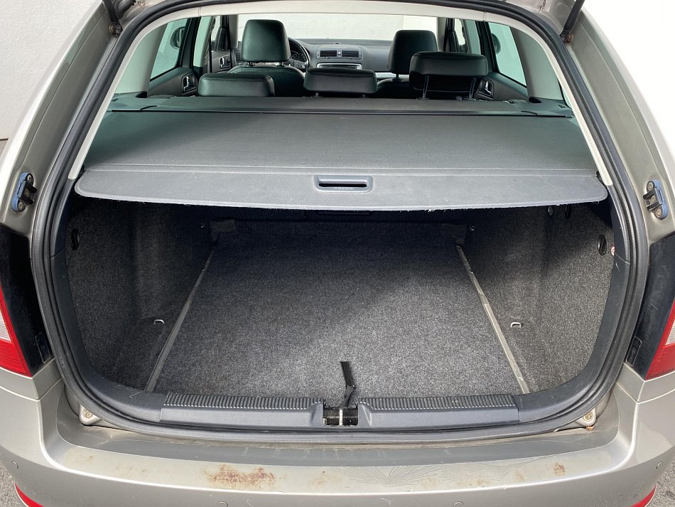 Škoda Octavia II 1.6 TDi Elegance