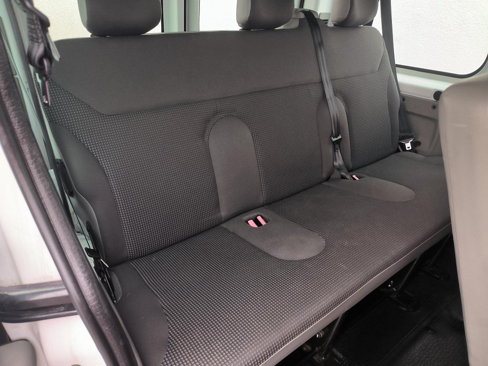 Opel Vivaro 2.0CDTi  9míst