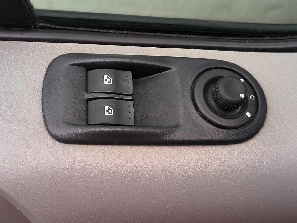 Opel Vivaro 2.0CDTi  9míst