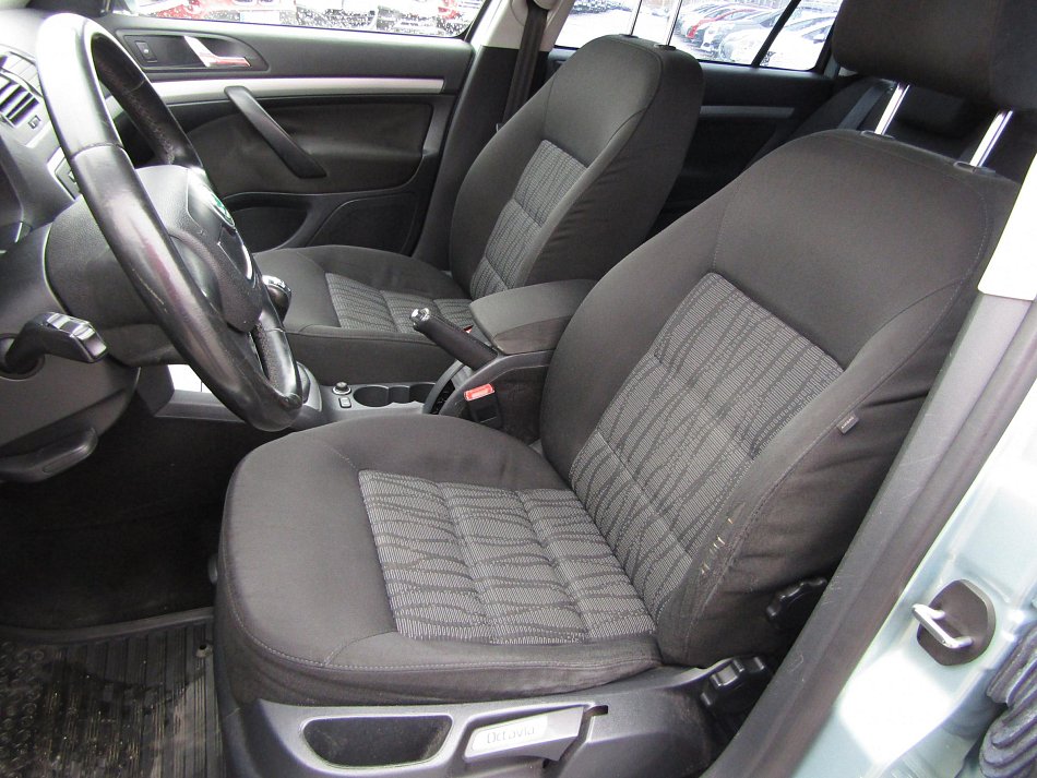 Škoda Octavia II 1.6TDi Elegance