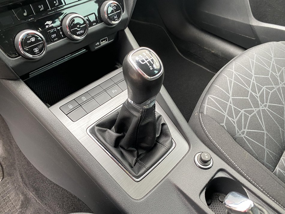 Škoda Octavia III 1.5 TSi Clever