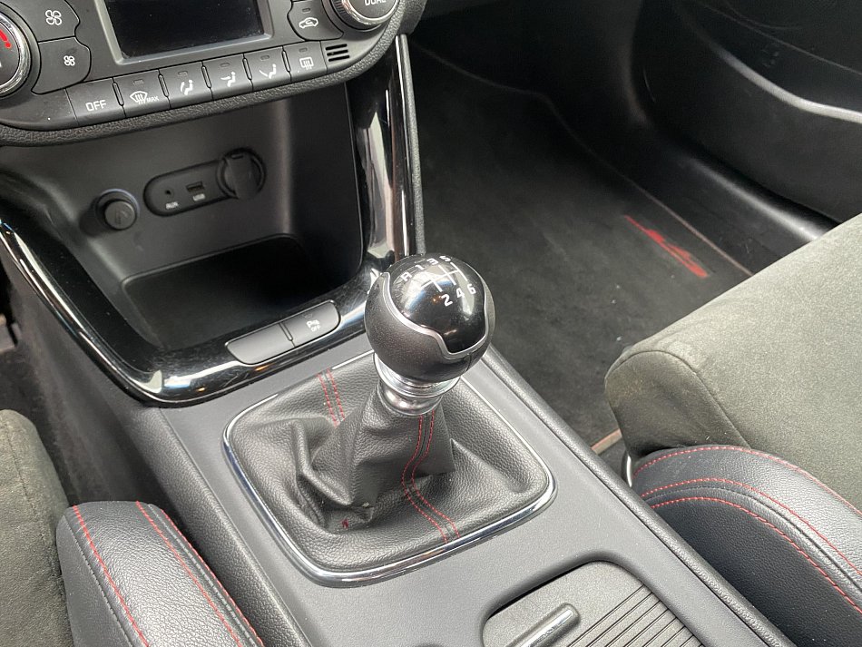 Kia Ceed 1.6 T-GDi GT