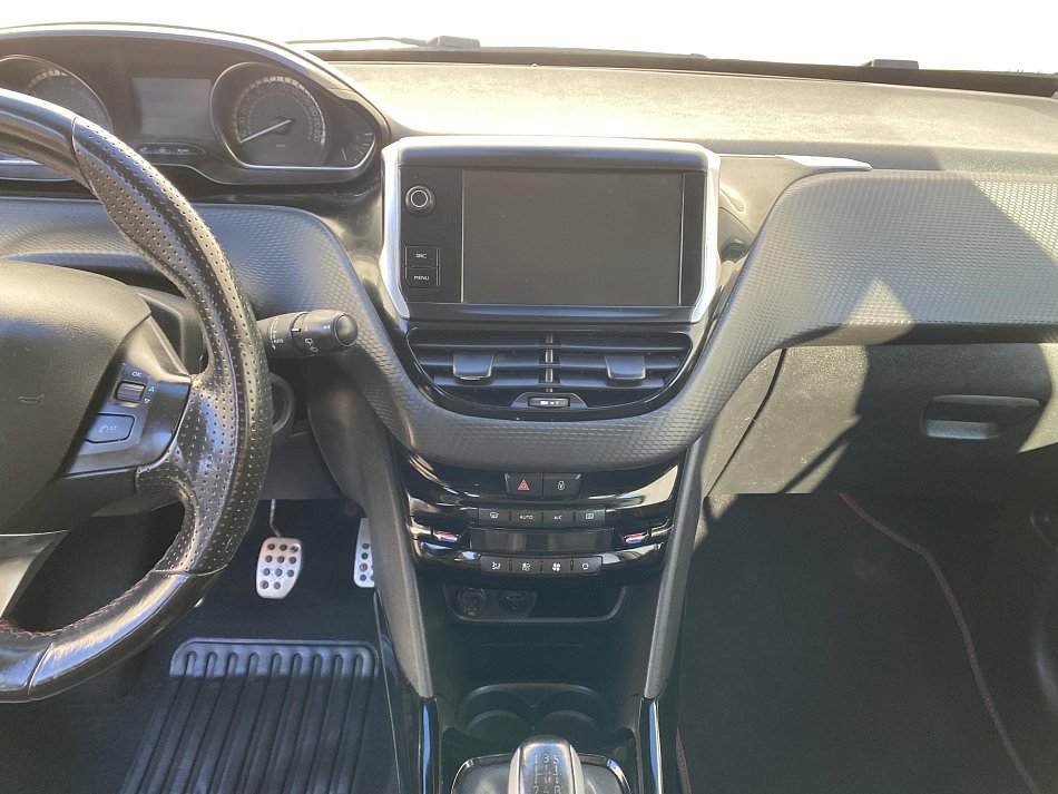 Peugeot 2008 1.2 PT GT Line
