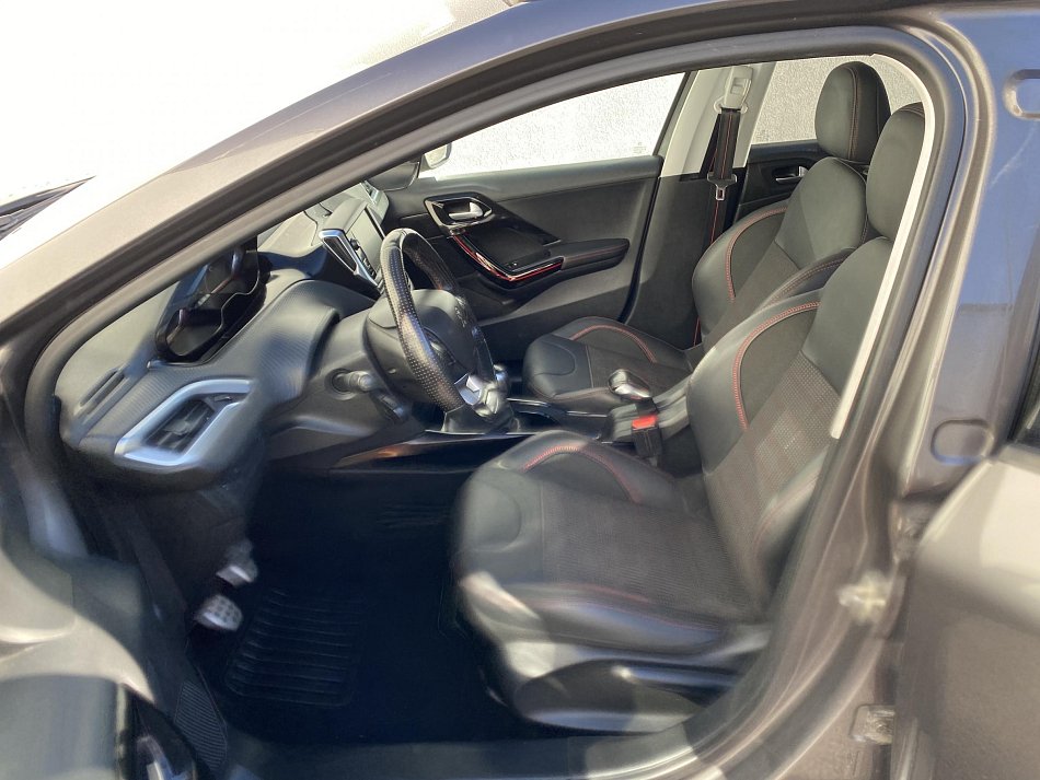 Peugeot 2008 1.2 PT GT Line