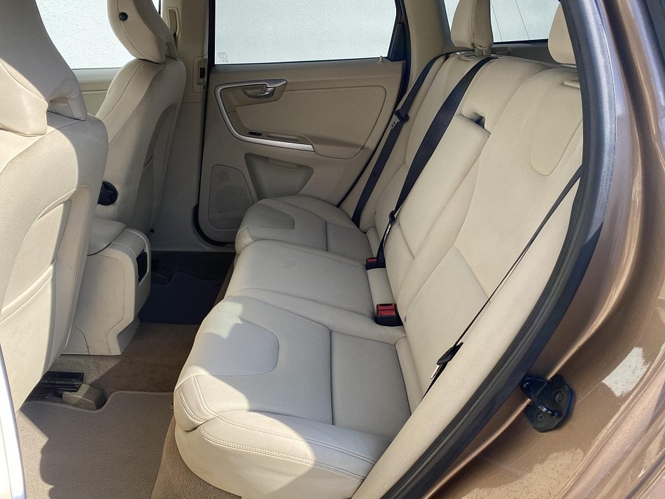 Volvo XC60 2.4 D5 Momentum AWD