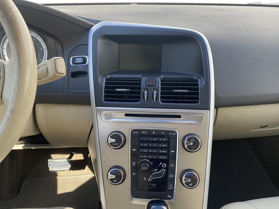 Volvo XC60 2.4 D5 Momentum AWD