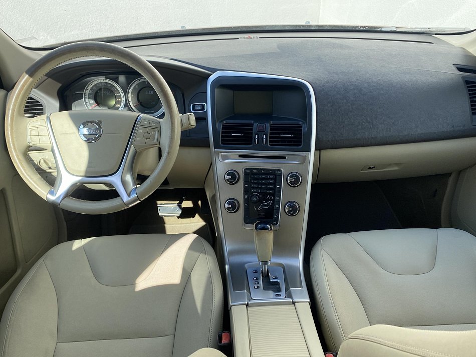 Volvo XC60 2.4 D5 Momentum AWD