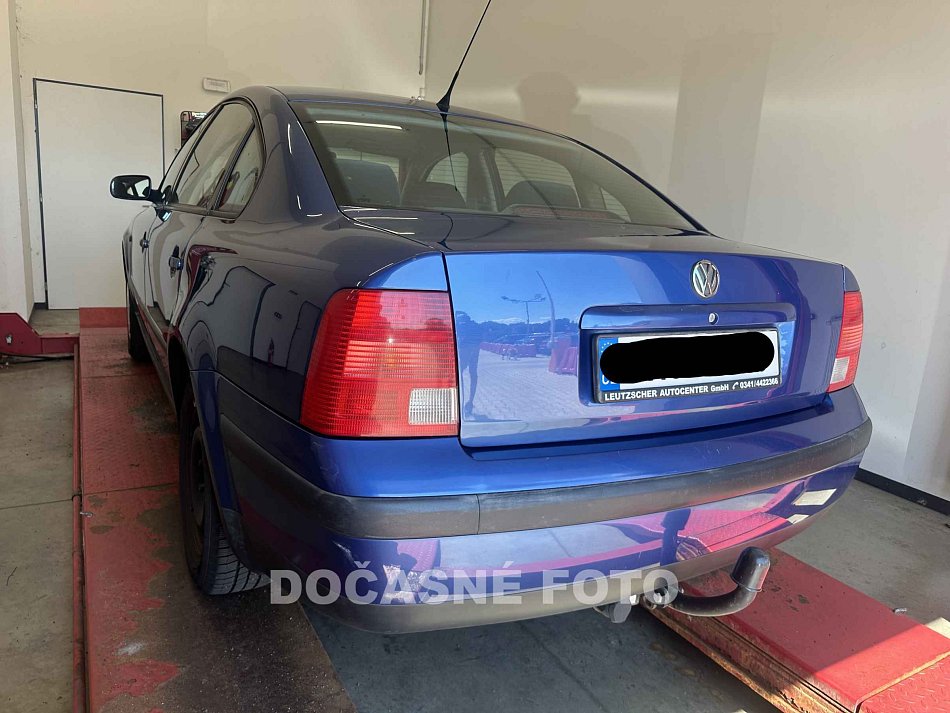 Volkswagen Passat 1.6 i 