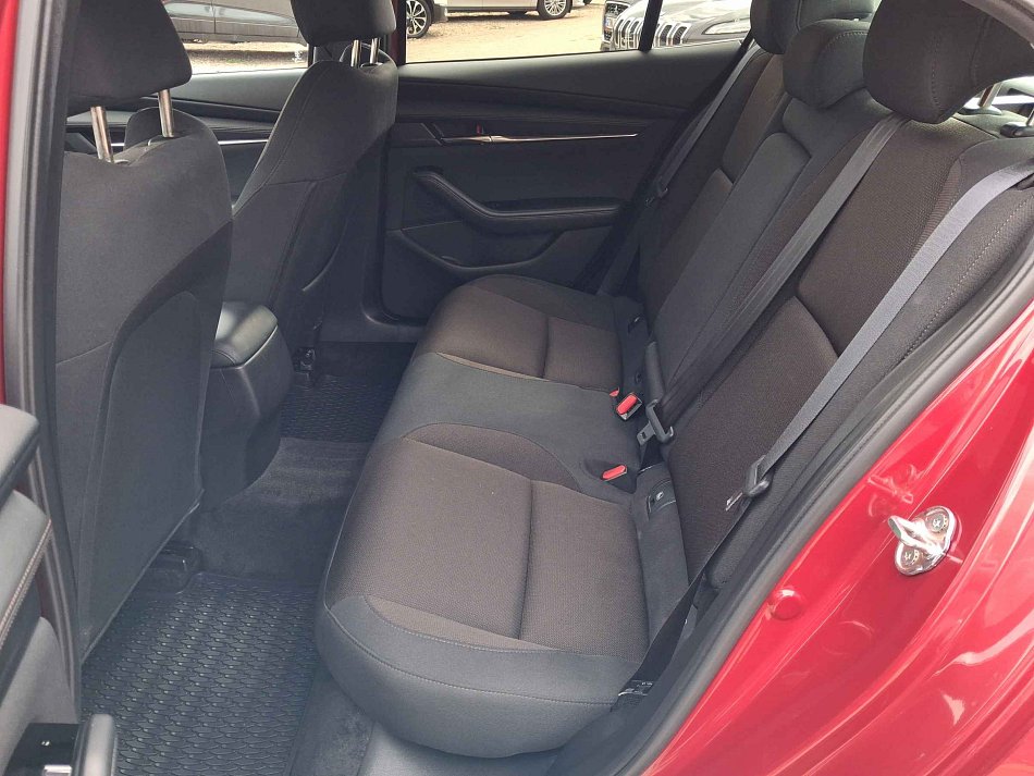 Mazda 3 2.0i 