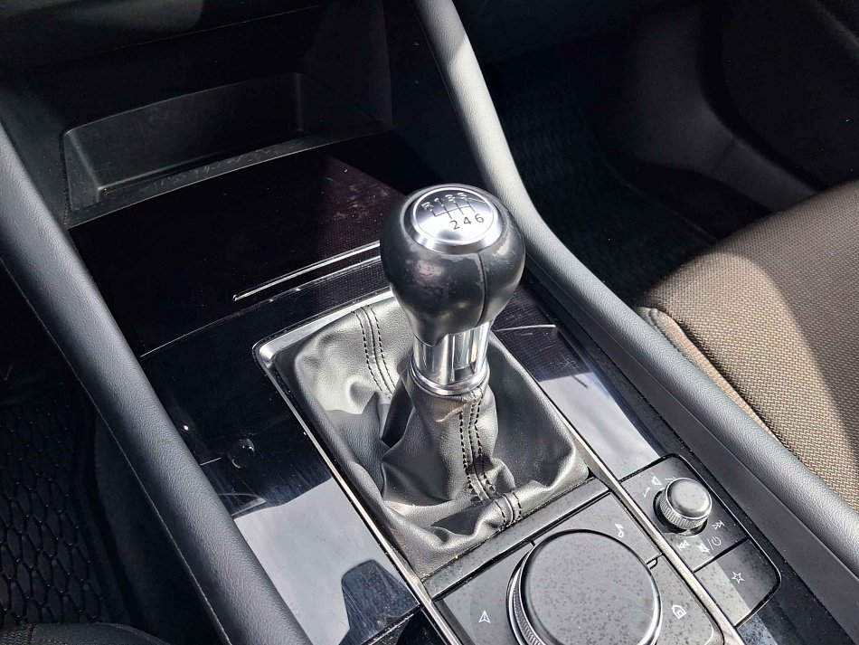 Mazda 3 2.0i 