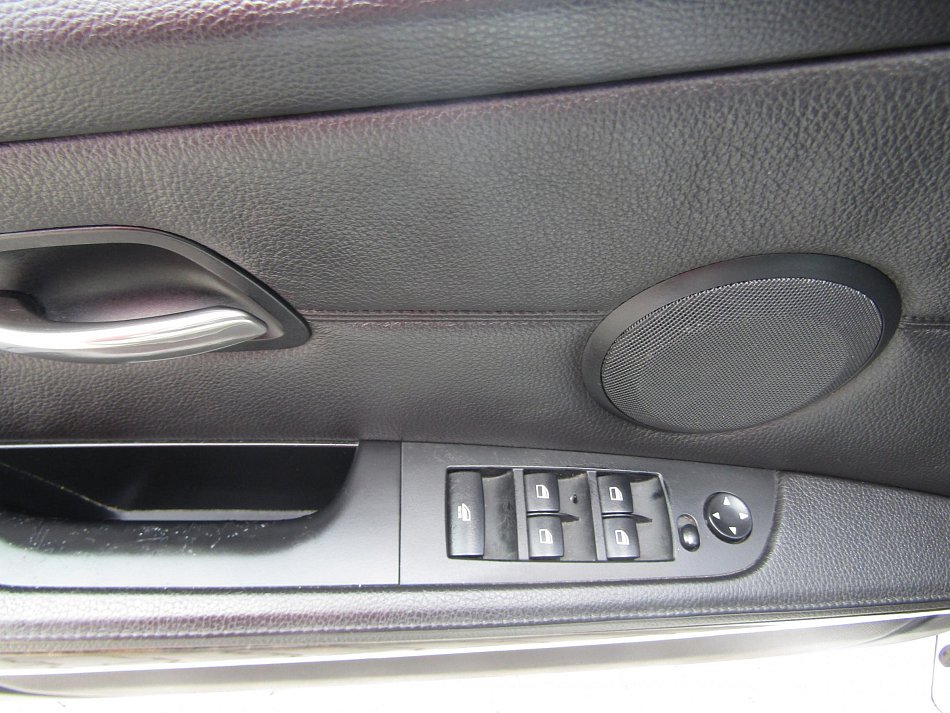 BMW Řada 3 3.0i  325i