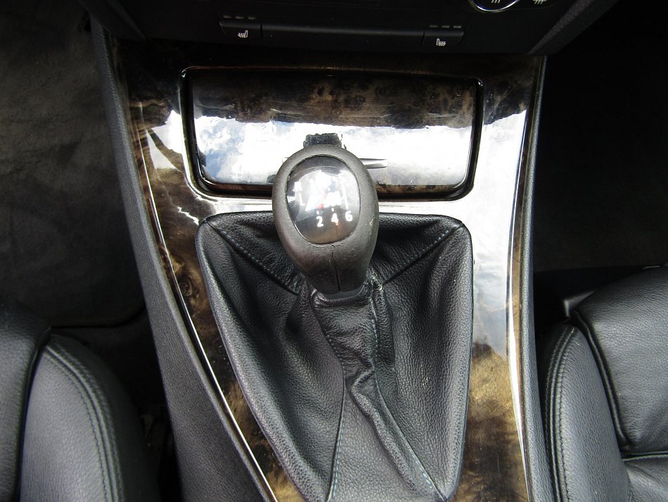 BMW Řada 3 3.0i  325i
