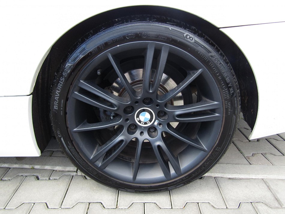 BMW Řada 3 3.0i  325i