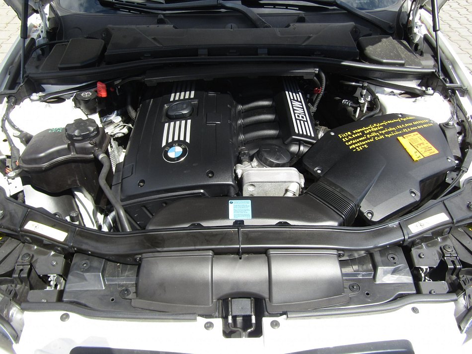BMW Řada 3 3.0i  325i