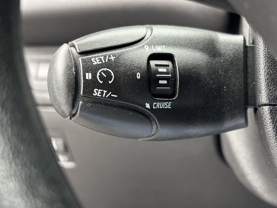 Peugeot 208 1.2 PT 