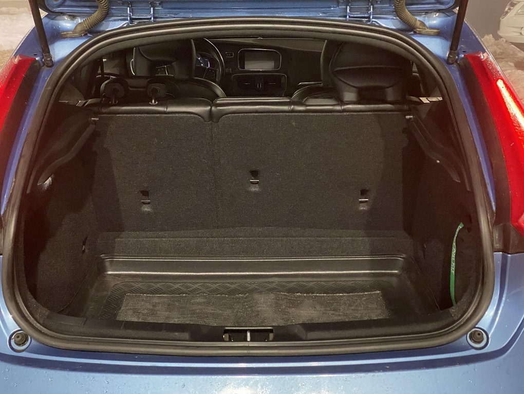 Volvo V40 2.0 D2 R-design