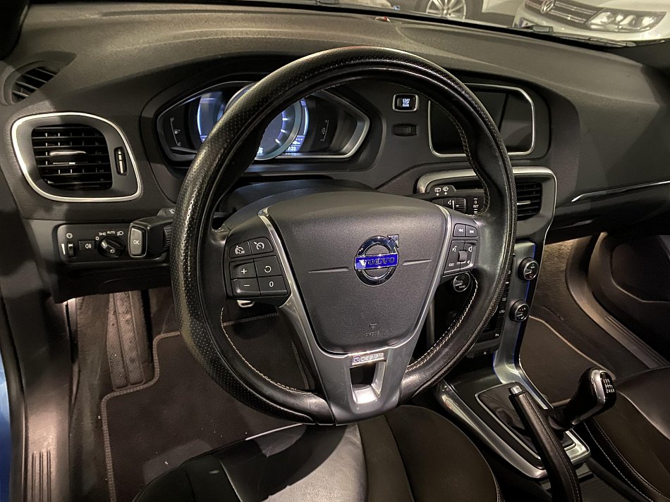 Volvo V40 2.0 D2 R-design