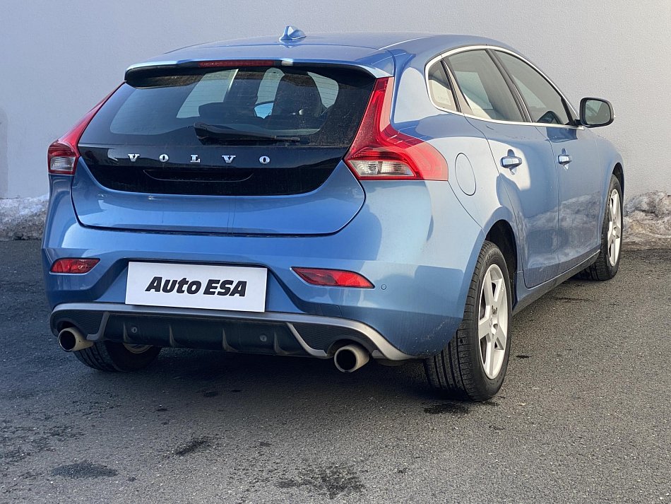 Volvo V40 2.0 D2 R-design