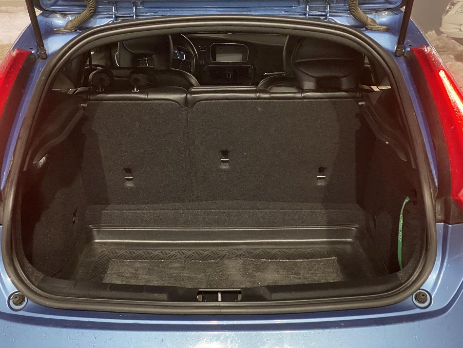 Volvo V40 2.0 D2 R-design