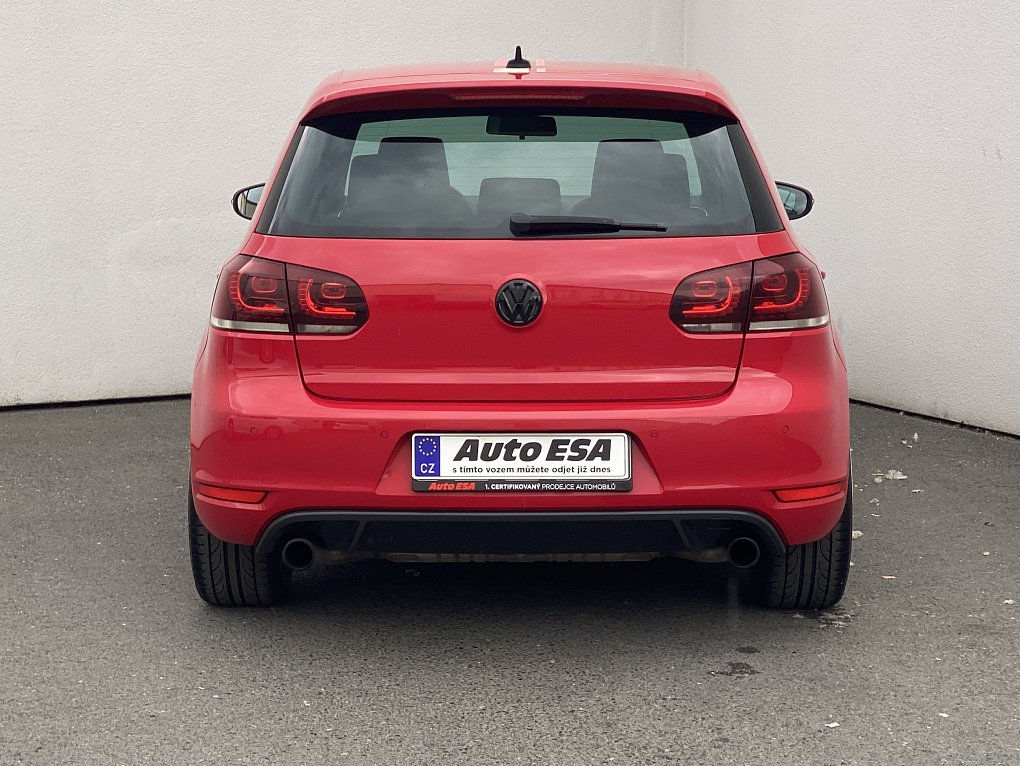 Volkswagen Golf 2.0TSi Adidas Edition