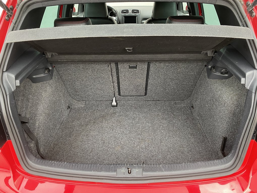 Volkswagen Golf 2.0TSi Adidas Edition