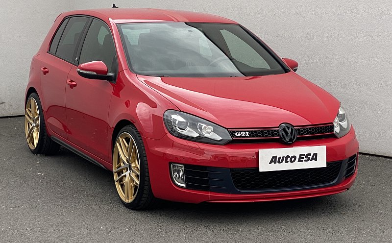 Volkswagen Golf 2.0TSi Adidas Edition