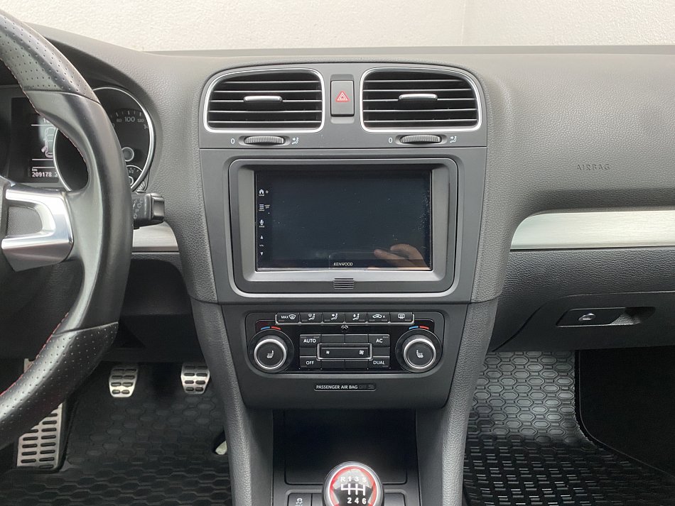Volkswagen Golf 2.0TSi Adidas Edition