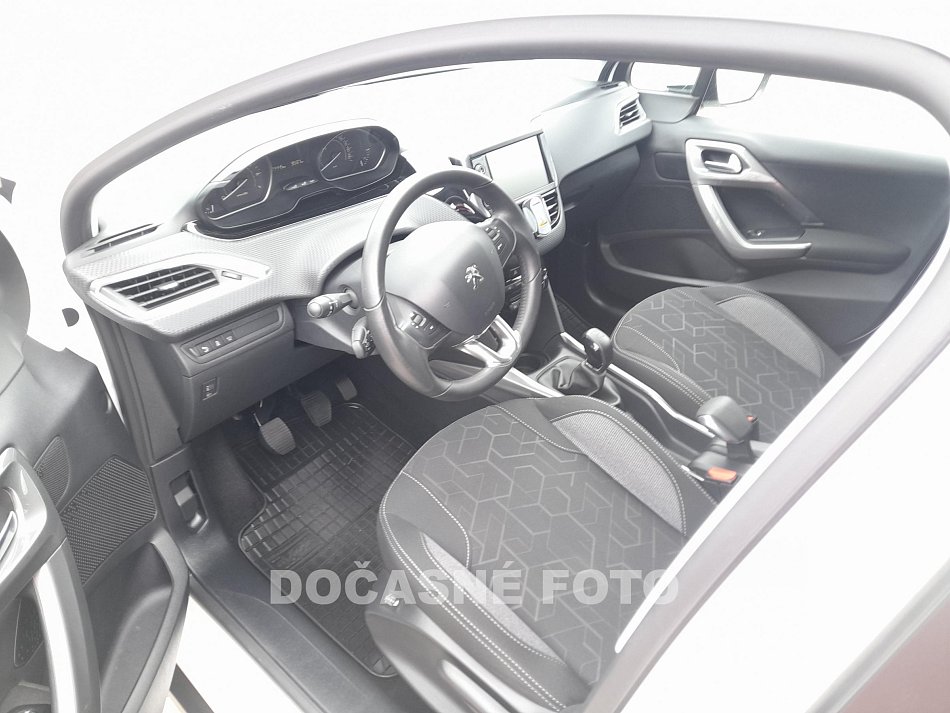 Peugeot 2008 1.2PT 
