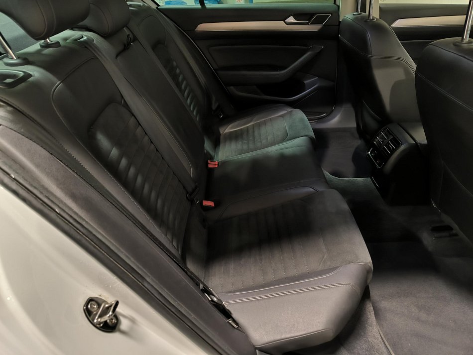 Volkswagen Passat 2.0 TDi Highline