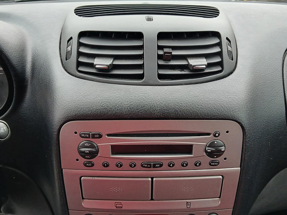 Alfa Romeo 147 1.9 JTD Distinctive