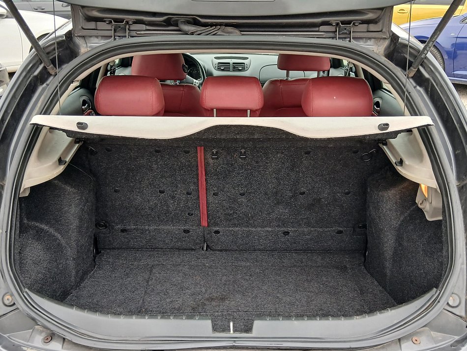 Alfa Romeo 147 1.9 JTD Distinctive