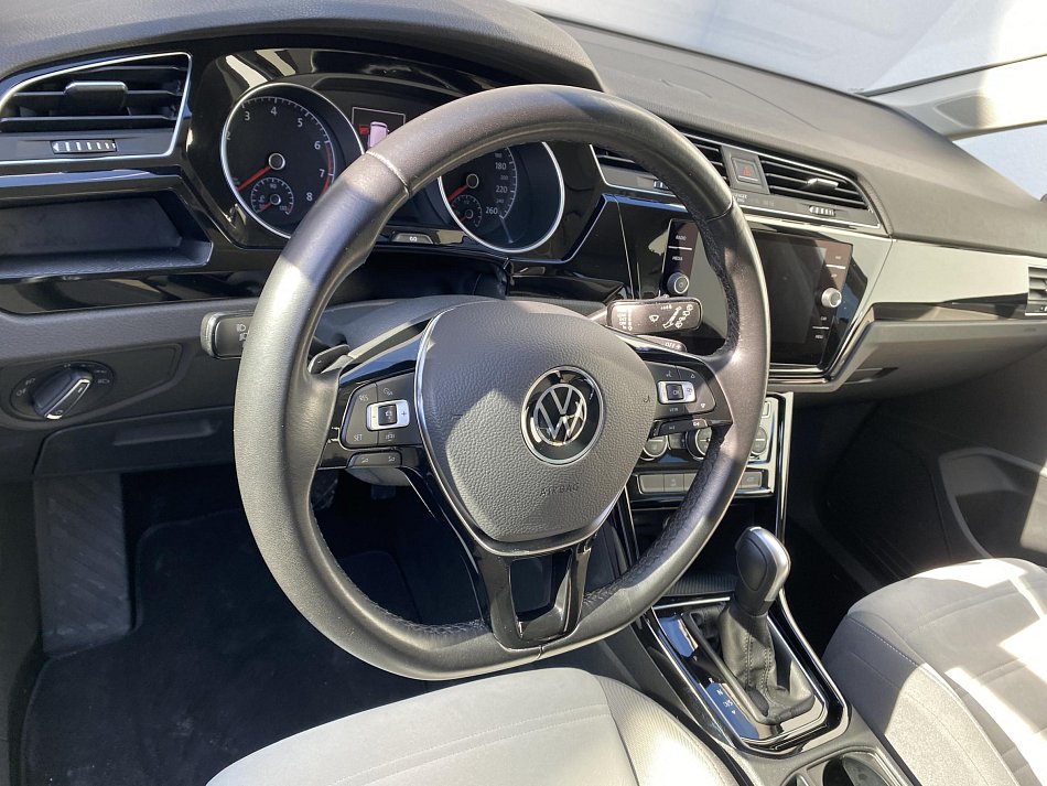 Volkswagen Touran 1.5 TSi Highline