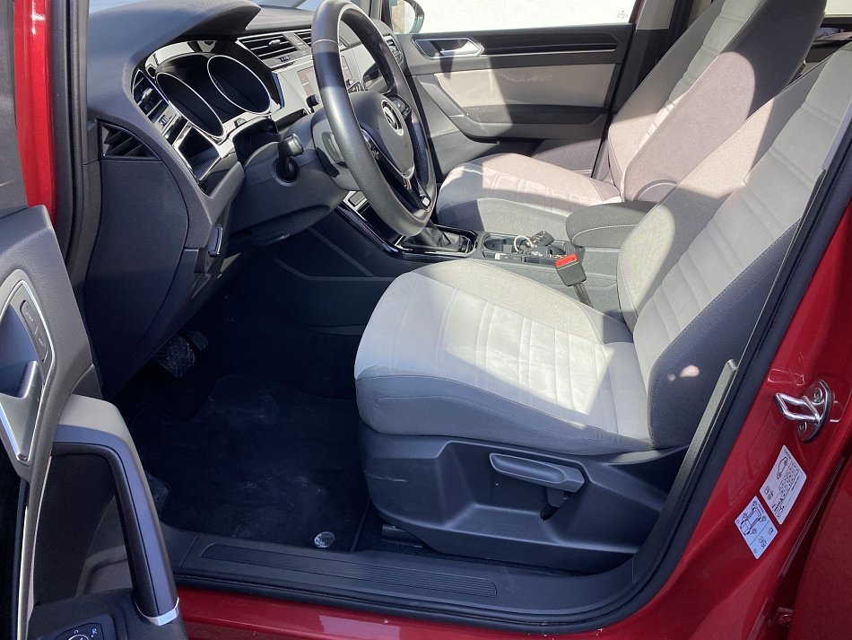 Volkswagen Touran 1.5 TSi Highline