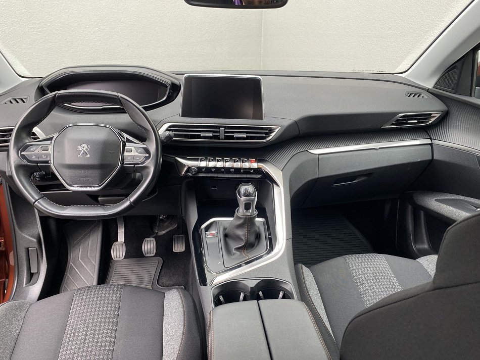 Peugeot 3008 1.2PT 