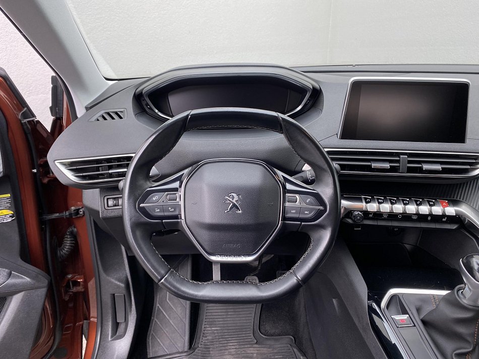 Peugeot 3008 1.2PT 