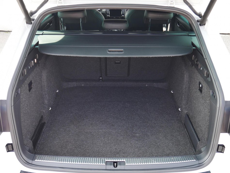 Škoda Superb III 2.0 TSi SportLine